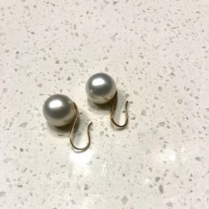 White pearl earrings set